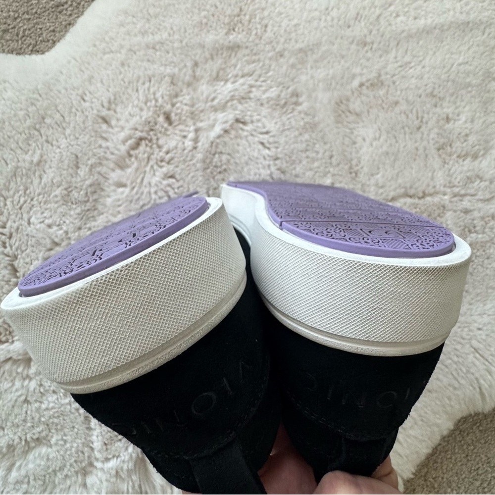 Vionic Kimmie Perforated Suede Slip-On Sneakers – Black – Size 9 – EUC - Picture 6 of 11
